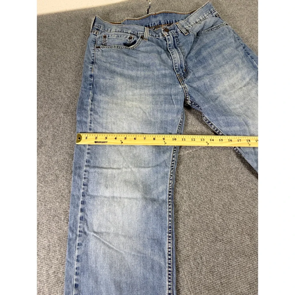 Levis 505 Regular Fit Light Wash Blue Denim Jeans Mens 36x32 (Measures 36x28)